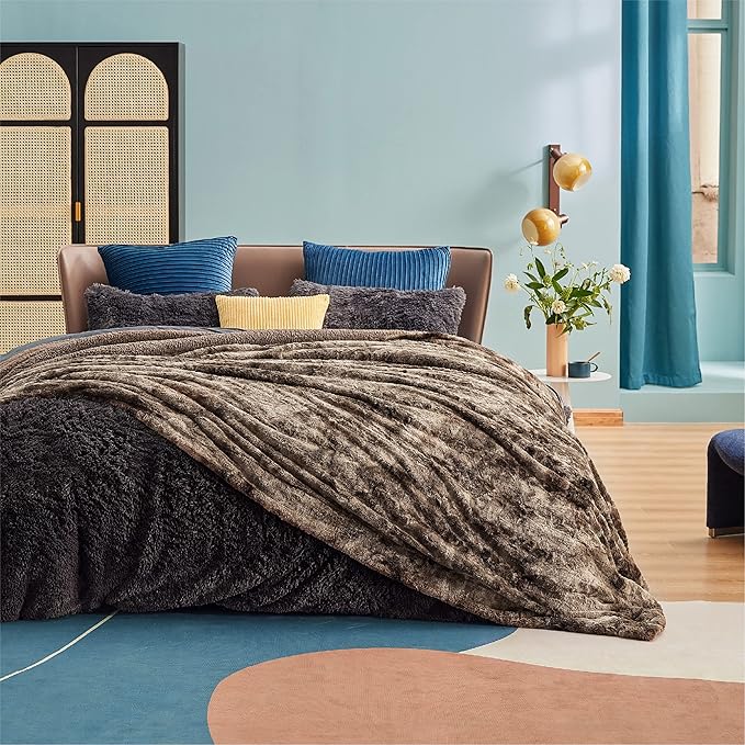 Bedsure GentleSoft Sherpa Fluffy Blanket Queen Size for Bed - Fleece Warm and Cozy for Women Gift, Plush & Fuzzy Faux Fur Christmas Blanket for Couch, Sofa Decor, Tie Dye Design, Brown, 90x90 Inches
