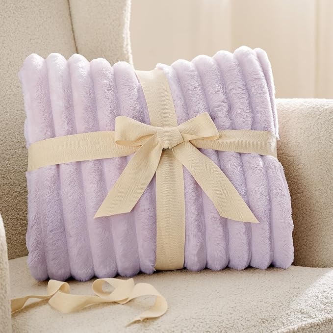Bedsure Soft Full Size Fleece Blankets - Image 8