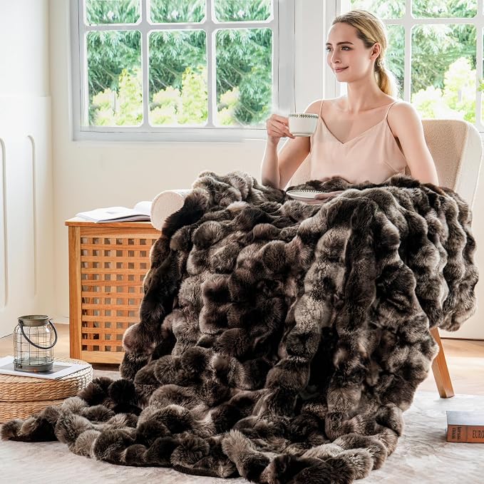 BENVWE Fluffy Faux Fur Throw Blanket - Image 4