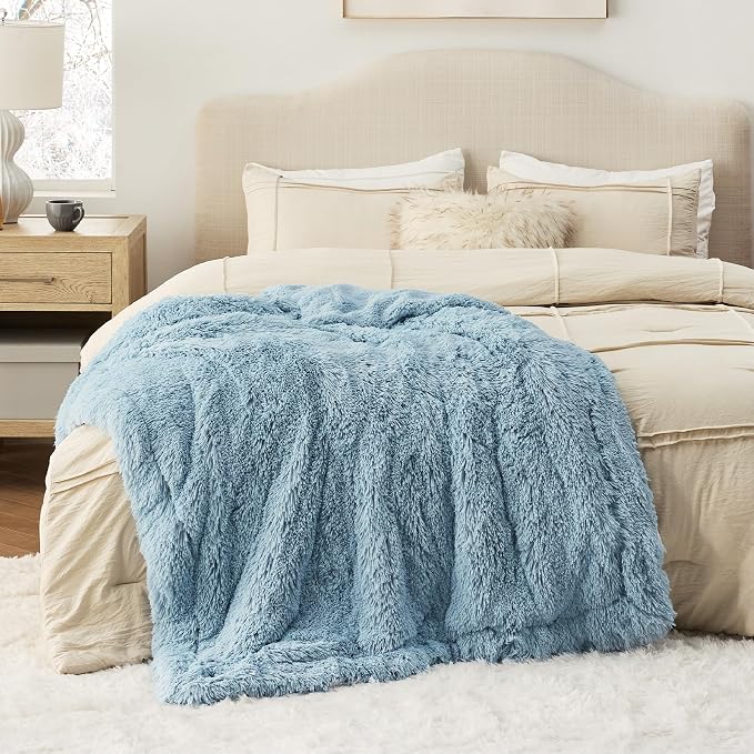 Bedsure GentleSoft Fuzzy Sherpa Faux Fur Blue Twin Blanket Cozy Gifts - Image 5