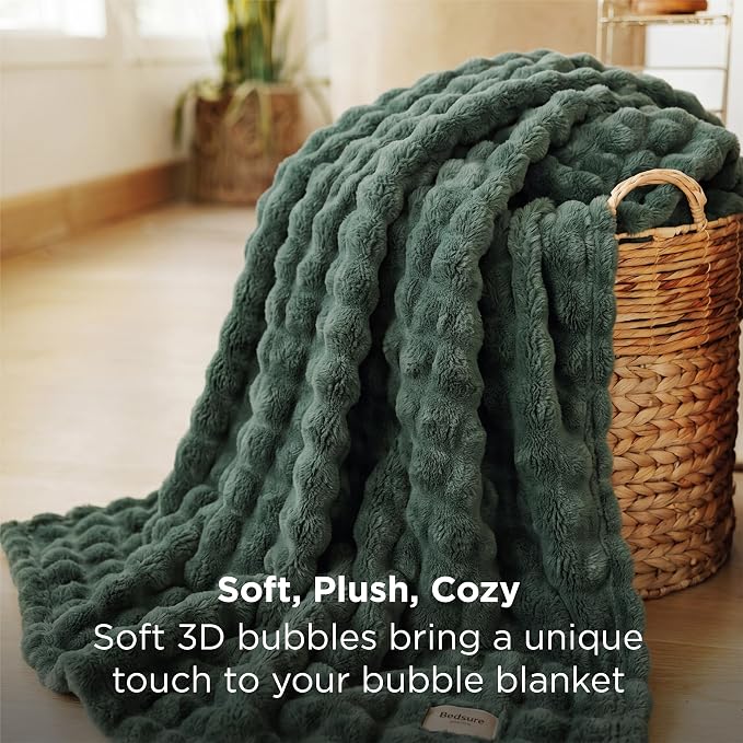 Bedsure 3D Fleece Bubble Blanket - Image 3