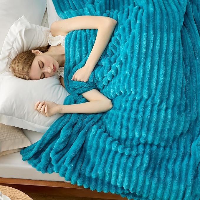 Bedsure Soft Cal King Size Blanket - Image 4