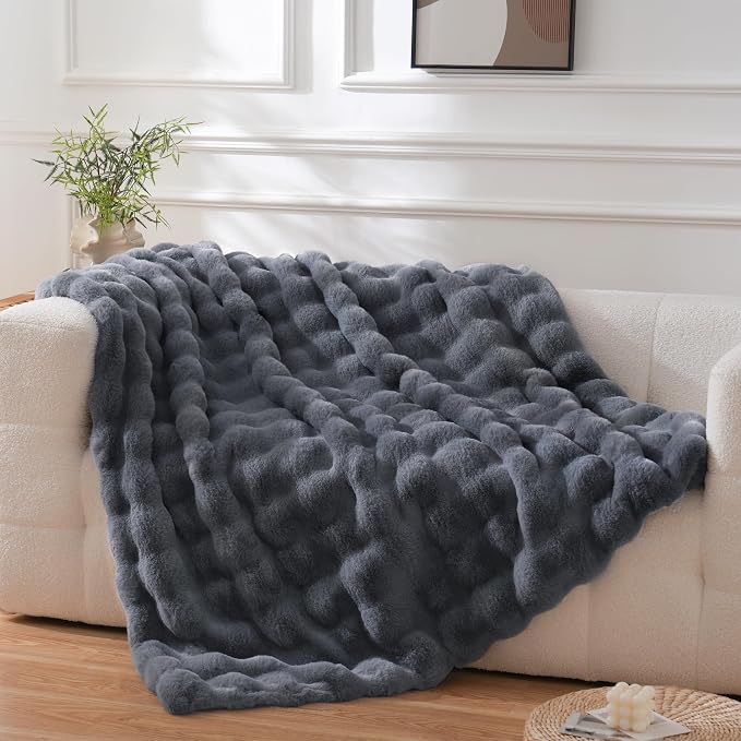 BENVWE Faux Fur Throw Blanket for Couch Bed by BENVWE
