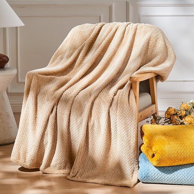 NEWCOSPLAY Super Soft King Blanket Brown Premium Silky Flannel Fleece Leaves Pattern Lightweight Bed Blanket All Season Use (Brown, King(90"x110"))