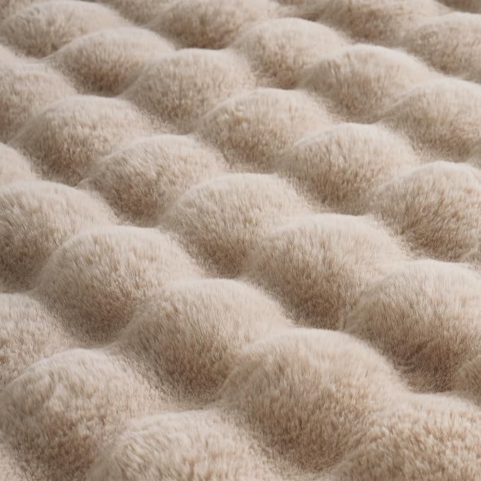 BENVWE Faux Fur Throw Blanket for Couch Bed - Image 9
