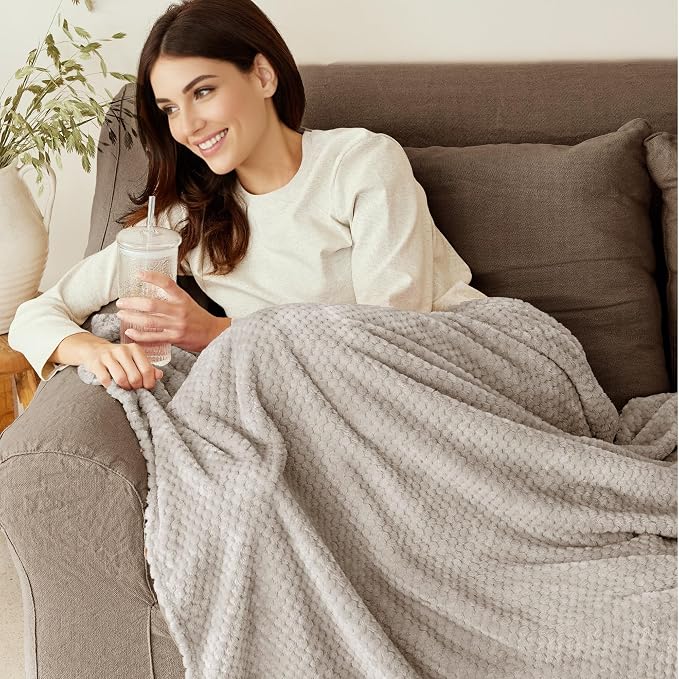 Exclusivo Mezcla Large Waffle Fleece Throw Blanket - Image 2
