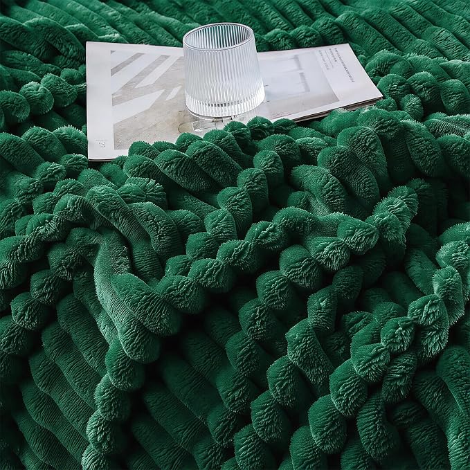 Christmas Green Throw Blanket for Couch Sofa 60"x80" Striped Design | Fleece - Image 4