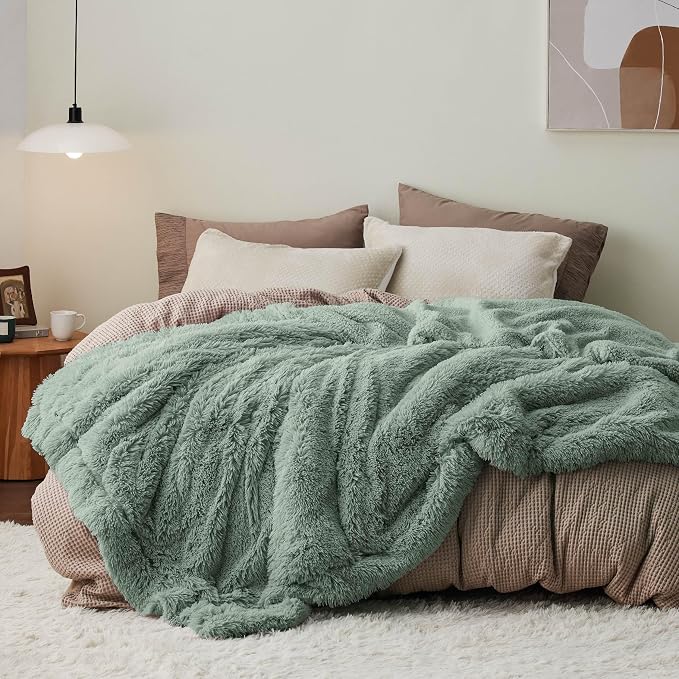 Bedsure GentleSoft Fluffy Sage Green King Size Blanket by Unknown