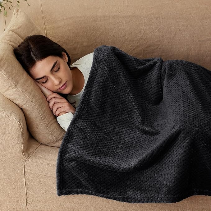 Exclusivo Mezcla Fleece Bed Blanket Twin Size, Super Soft and Warm Blankets for Couch, Sofa and Bed Waffle Textured, Cozy, Fuzzy and Lightweight (Black, 60x80 inches)