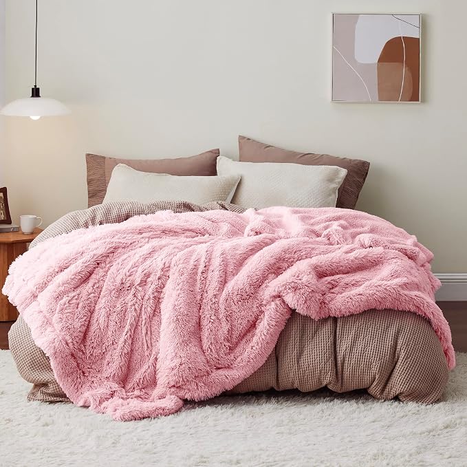 Bedsure GentleSoft Fluffy Pink Blankets Queen Size by Unknown