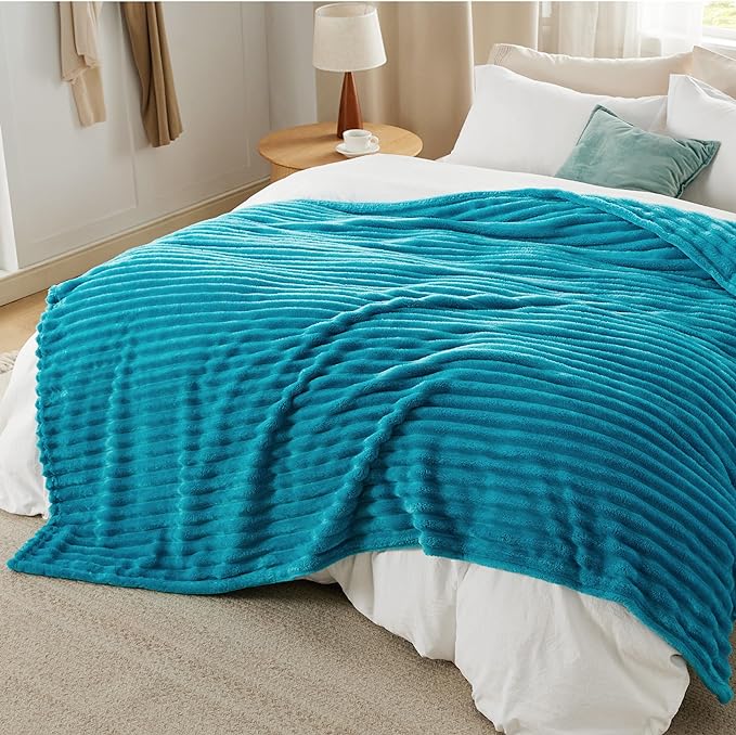 Bedsure Soft Full Size Fleece Blankets - Image 7