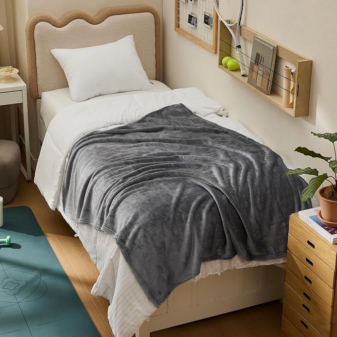 Bedsure GentleSoft Fleece Blanket Twin XL Grey by Unknown