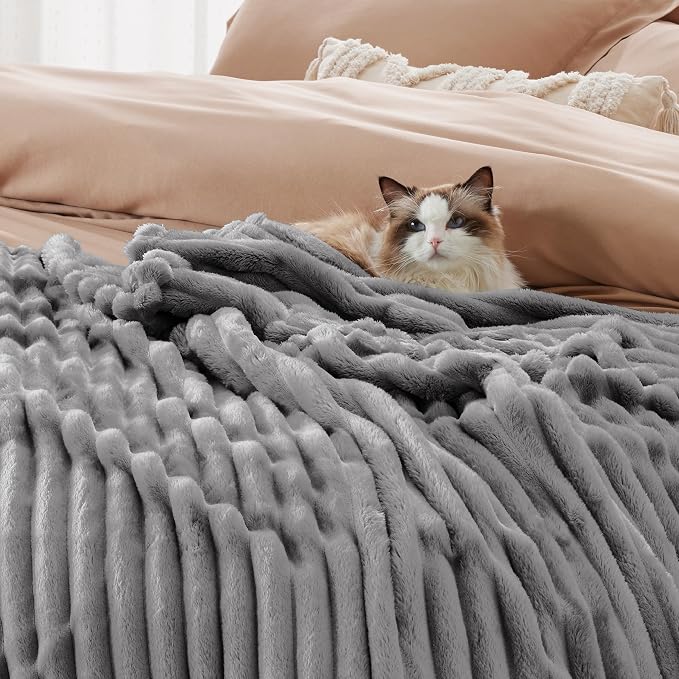 Bedsure Soft Cal King Size Blanket - Image 4