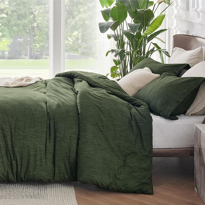 Bedsure Twin/Twin XL Comforter Set - Dark Green Soft Bedding for All Seasons, Cationic Dyed Bed Set, 2 Pieces, 1 Twin Size Comforter (68"x88") and 1 Pillow Sham (20"x26"+2")