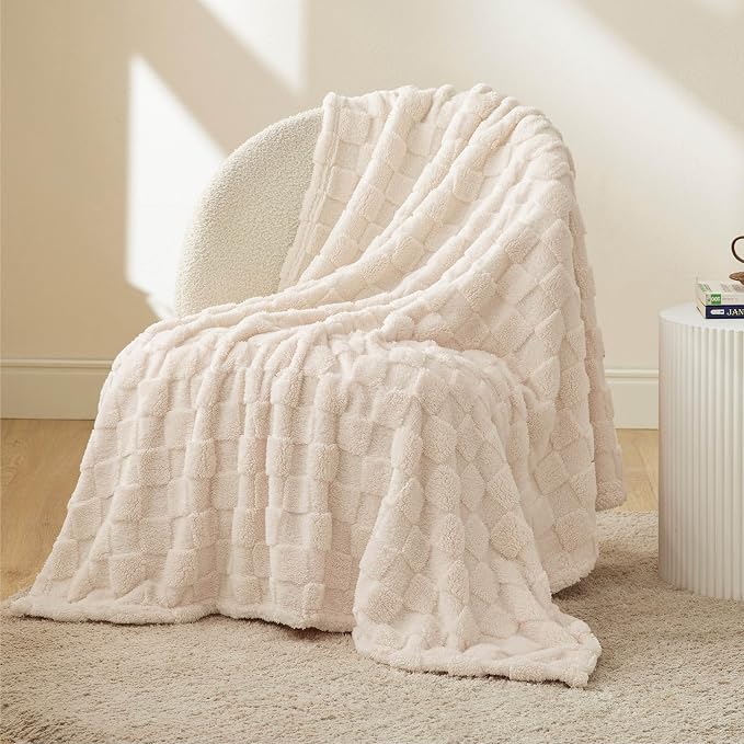 Bedsure GentleSoft Throw Blanket - Image 6