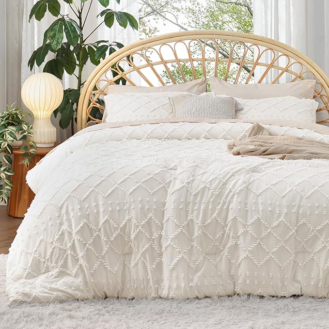 Bedsure King Comforter Set - Ivory Comforter, Boho Tufted Shabby Chic Bedding for Kids, 3 Pieces Vintage Farmhouse Bed Set for All Seasons, Fluffy Soft Bedding with 2 Pillow Shams