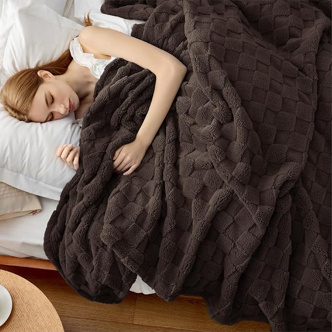 Bedsure GentleSoft Full Size Blankets - Image 2