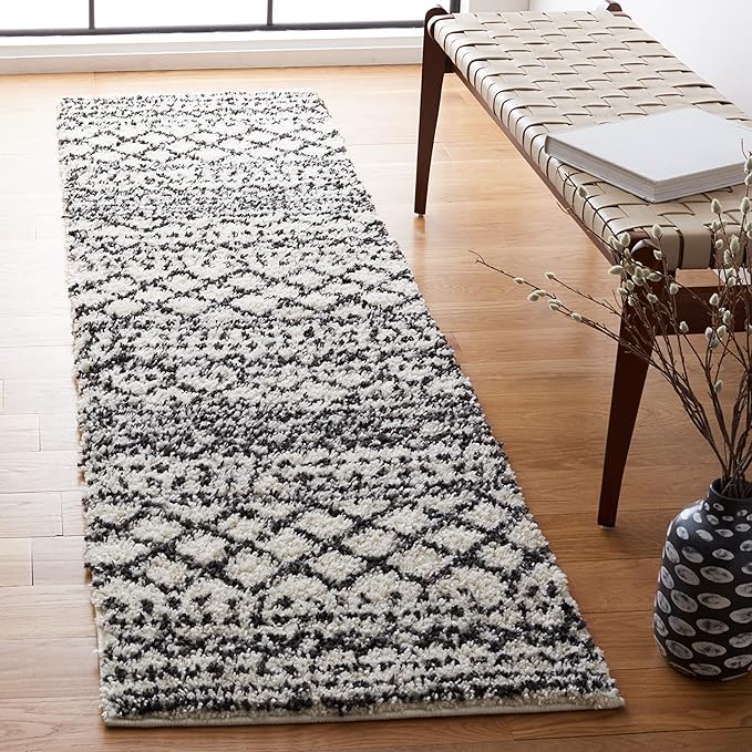 SAFAVIEH Arizona Shag Collection Runner - 2'6" x 14', Ivory & Black, Moroccan Design, Non-Shedding & Easy Care, 1.6-inch Thick, Ideal for The Living Room, Dining, Bedroom (ASG741Z)