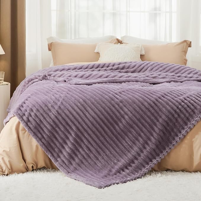 Bedsure Full Size Fleece Blankets - Image 2