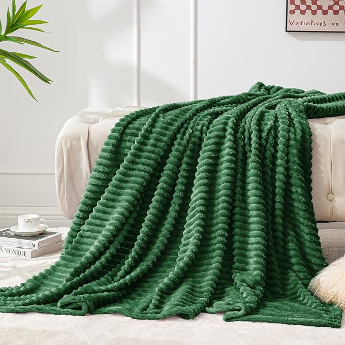 BEDELITE Ribbed Jacquard Dark Green Fleece Twin Blanket by BEDELITE