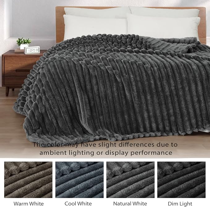 Exclusivo Mezcla Striped Queen Size Fleece Blanket - Image 3