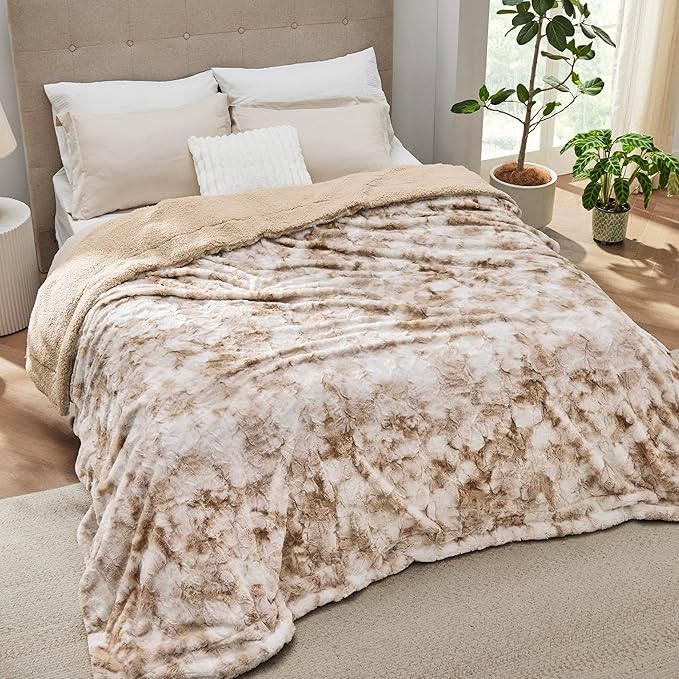 Bedsure GentleSoft Sherpa Fluffy Blanket Queen Size for Bed - Fleece Warm and Cozy for Women Gift, Plush & Fuzzy Faux Fur Christmas Blanket for Couch, Sofa Decor, Tie Dye Design, Beige, 90x90 Inches