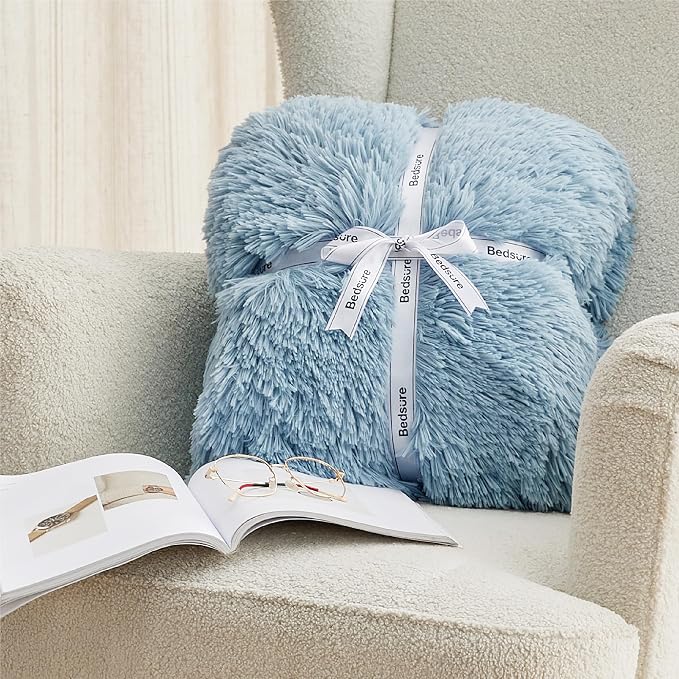 Bedsure GentleSoft Fuzzy Sherpa Faux Fur Blue Twin Blanket Cozy Gifts - Image 6