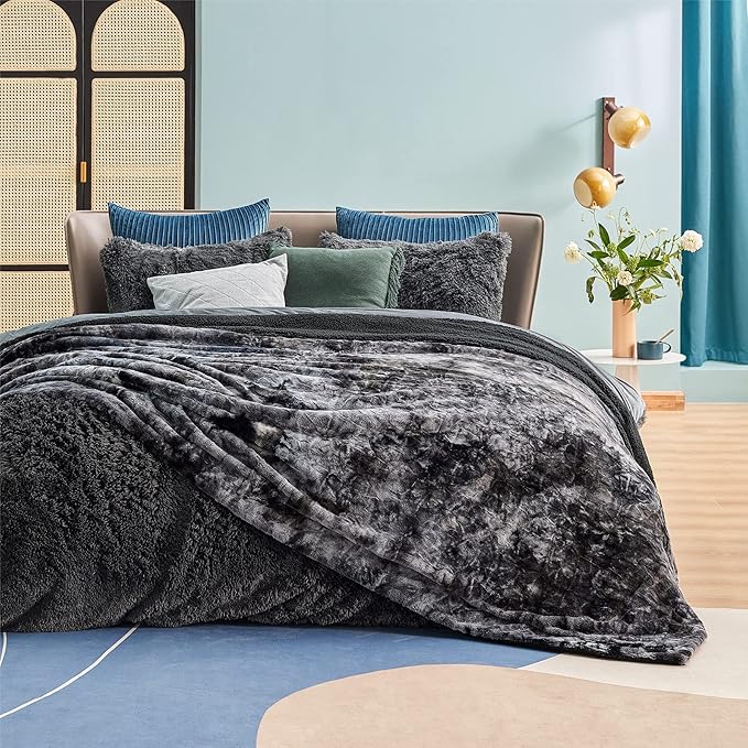 Bedsure GentleSoft Sherpa Fluffy Blanket King Size for Bed - Fleece Warm and Cozy for Women Gift, Plush & Fuzzy Faux Christmas Fur Blanket for Couch, Sofa Decor, Tie Dye Design, Black, 108x90 Inches