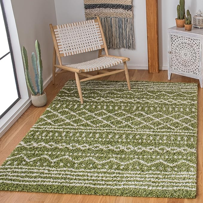 SAFAVIEH Arizona Shag Collection Accent Rug - 3'2" x 5', Green & Ivory, Moroccan Design, Non-Shedding & Easy Care, 1.6-inch Thick Ideal for High Traffic Areas in Foyer, Living Room, Bedroom (ASG741X)