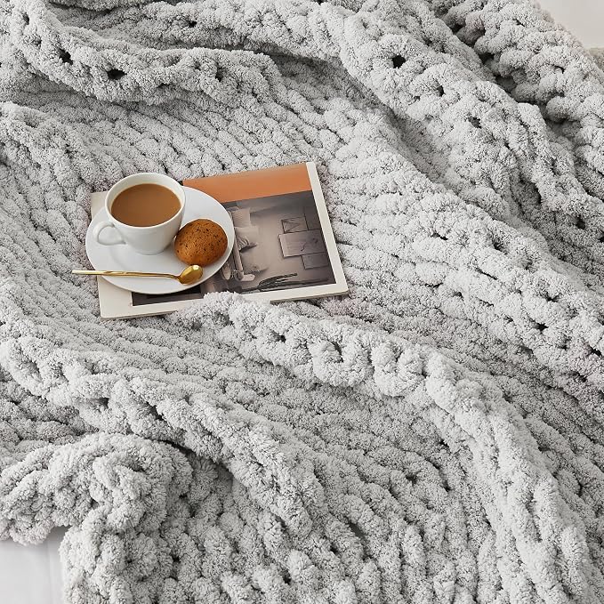 L'AGRATY Chunky Knit Throw Blanket - Image 7