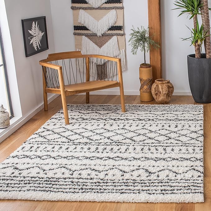 SAFAVIEH Arizona Shag Collection Accent Rug - 4' x 6', Ivory & Black, Moroccan Design, Non-Shedding & Easy Care, 1.6-inch Thick Ideal for High Traffic Areas in Entryway, Living Room, Bedroom (ASG741Z)